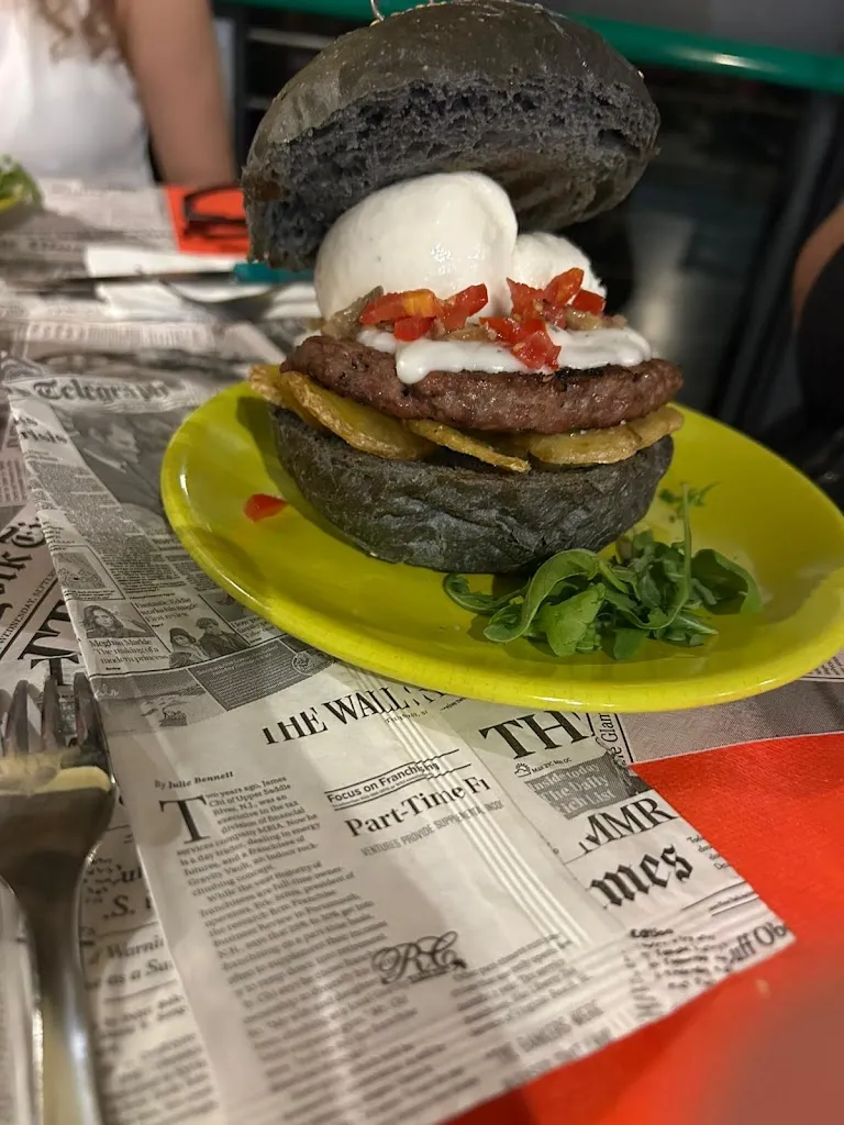 Mariana Di Benedittis_Sunset Café Federica_Feroleto Antico_recensione