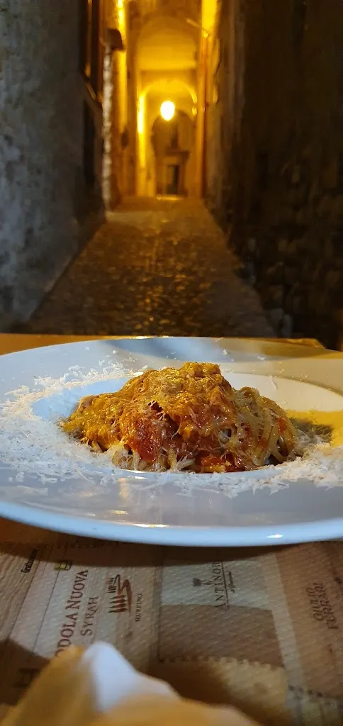 Raffaele De Santis_apiazzetta_Fiumefreddo Bruzio_review