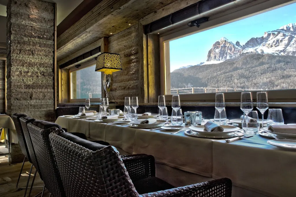 Vista restaurant in Cortino