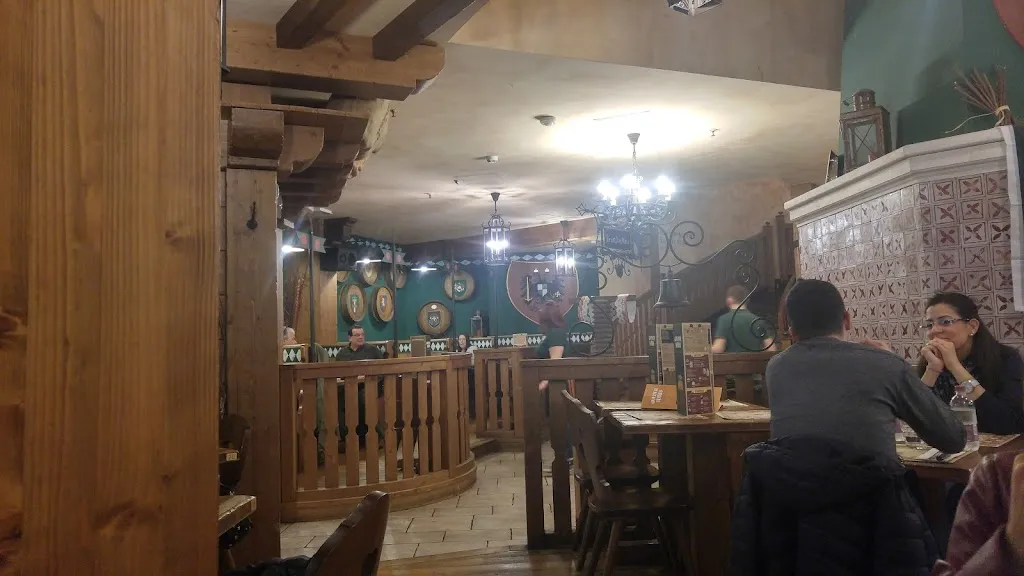 Dong Hai Phuong Nguyen_Wiener Haus_Fiumara_review