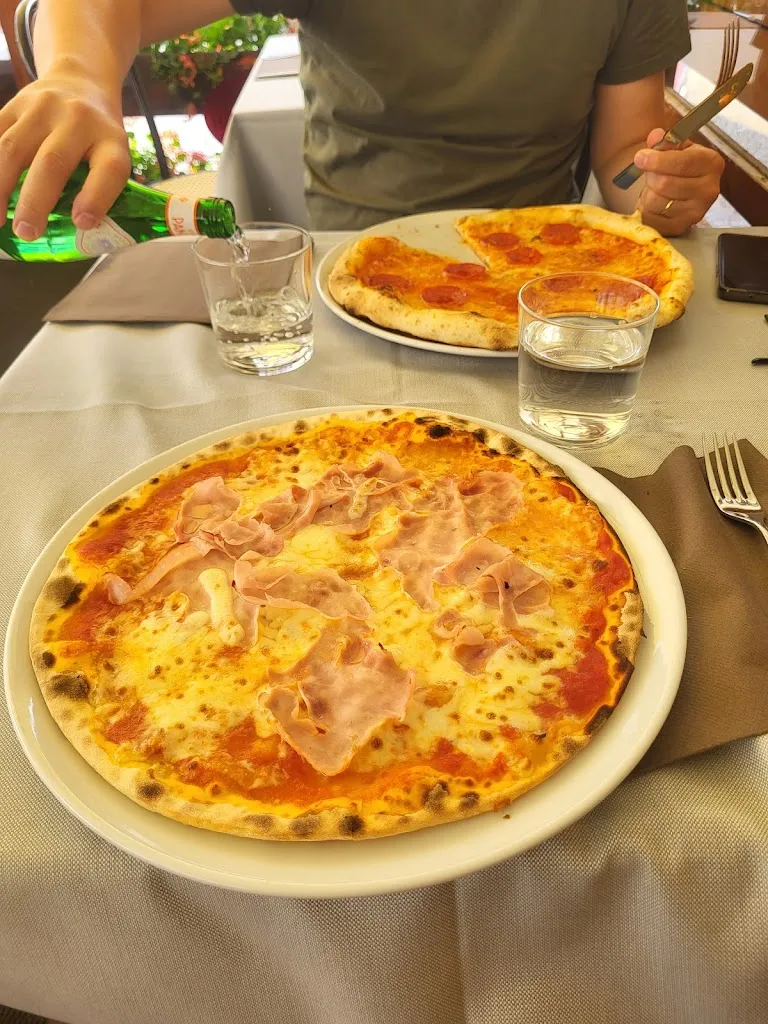 Sanna Heikkilä_Pizzeria Porto Rotondo cortina_Cortino_review