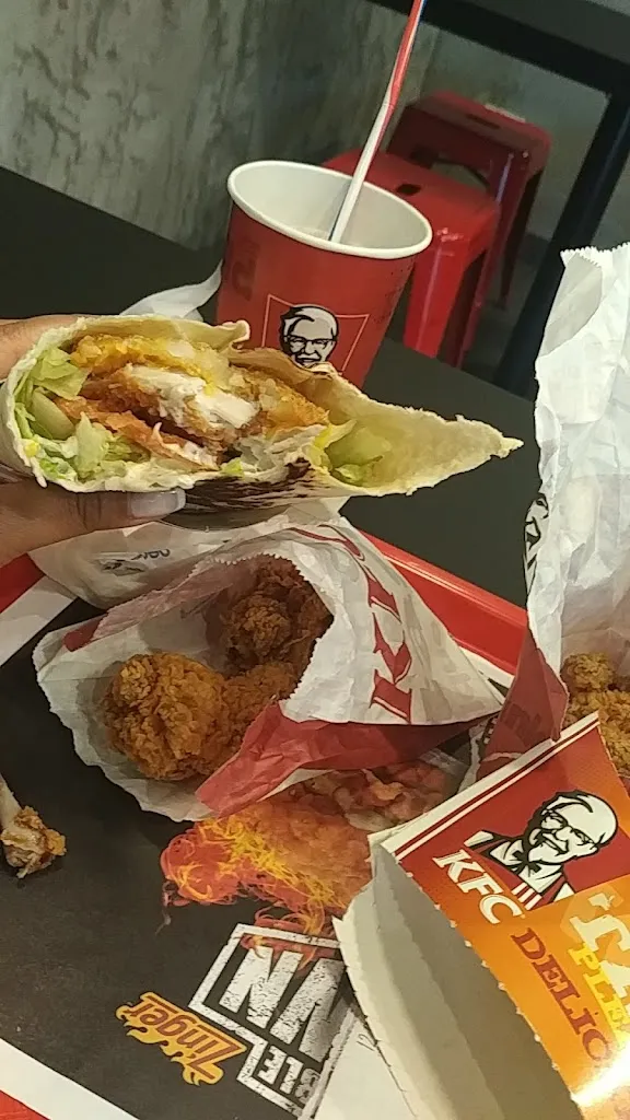 Riri “Universes” Raquel_KFC_Fiumara_review