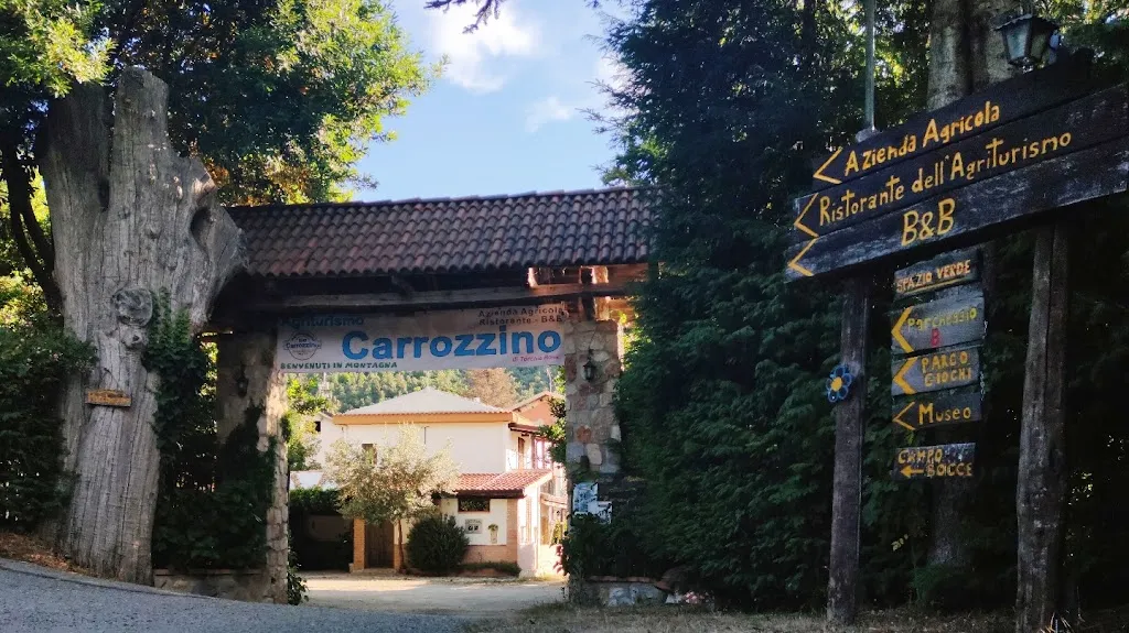 Ristorante dell' Agriturismo Carrozzino di Torchia Rosa restaurant in Fossato Serralta