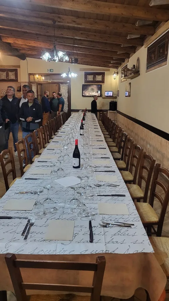 Ristorante dell' Agriturismo Carrozzino di Torchia Rosa_Fossato Serralta_slider_image_3