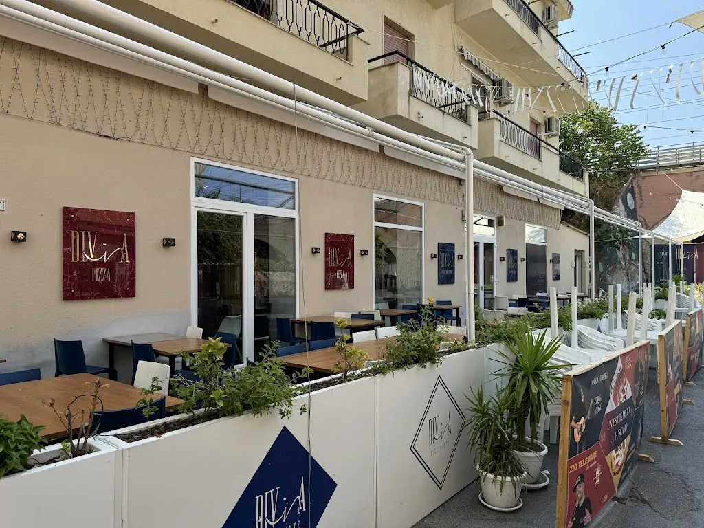 Sara Boustan_Divina_Fuscaldo_recensione