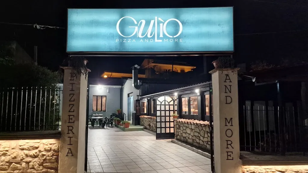 Gulìo Pizzeria and More_Fuscaldo_slider_image_1