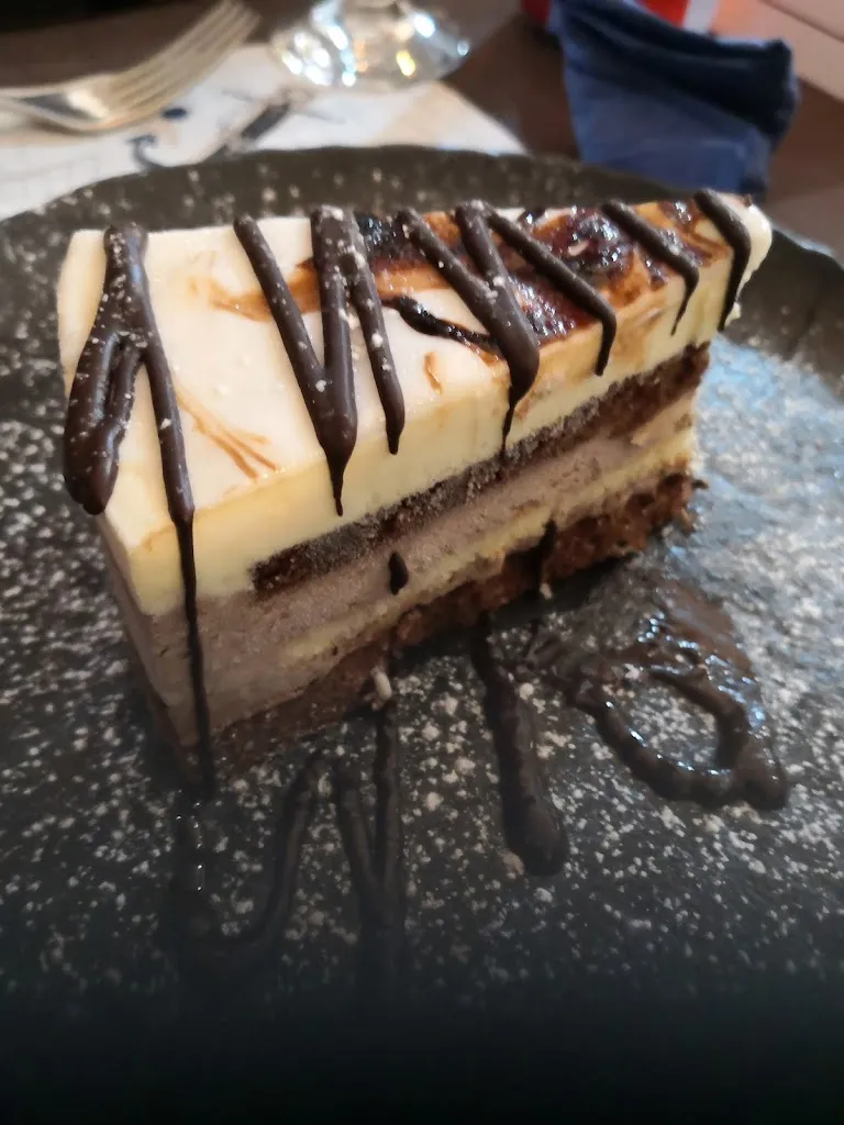 Sofia Fairey_Ristorante | Pub | Pizzeria American Food 9 Games_Fuscaldo_review