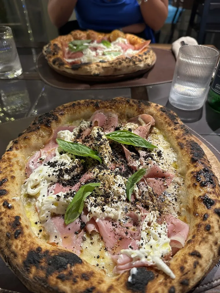 Tomáš G_Hang Loose Bistrot - Restaurant Lounge_Gizzeria_review