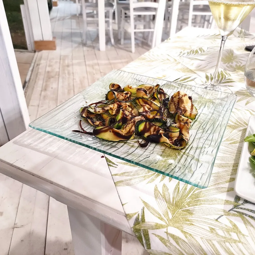 Monica Costa_Lido Ultima Spiaggia_Grisolia_review