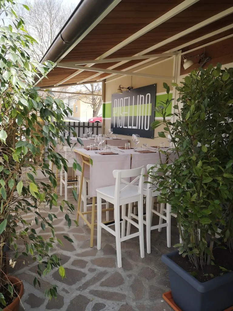 Pisellino "uova e farina" restaurant in Coppito