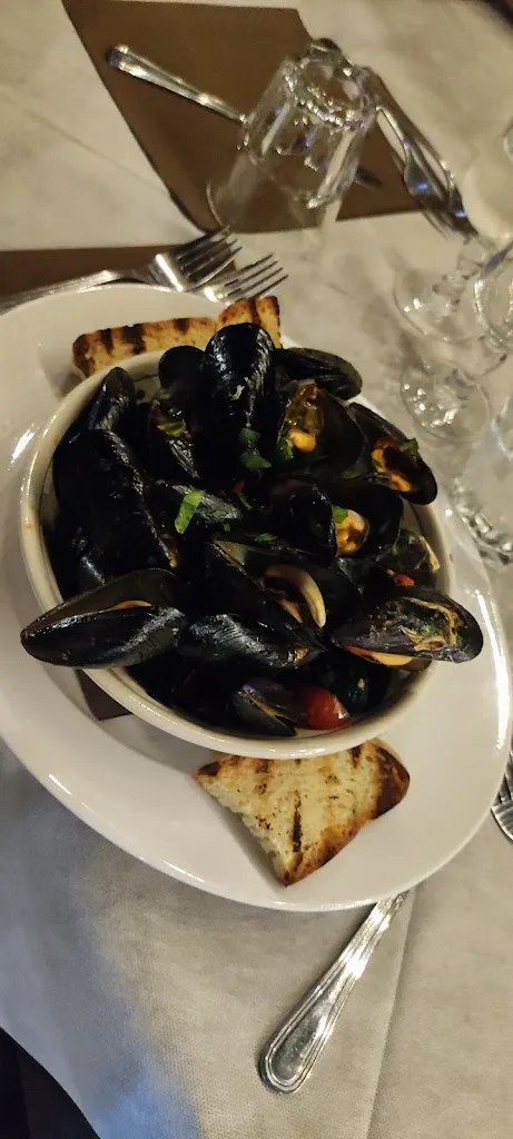 federico mandalà_Il Veliero_Guardavalle_review