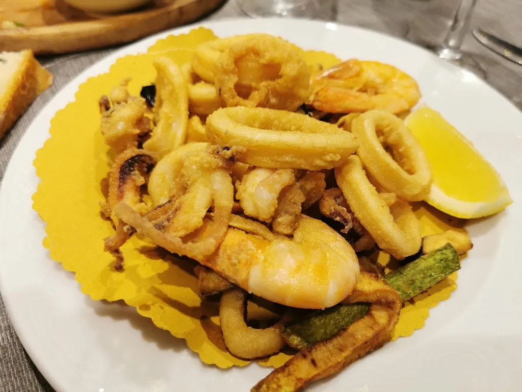 Rosetta Mantino_UniQue bar.club.food_Guardavalle_review