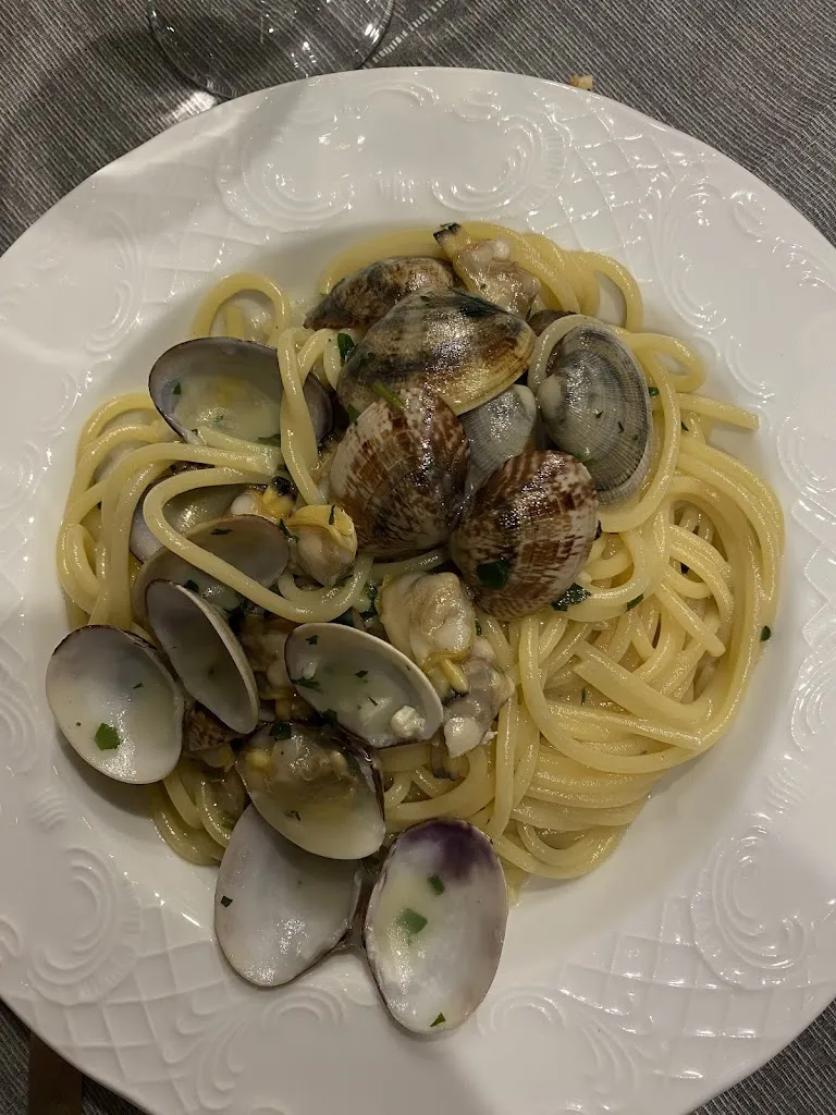 Chiara Caridi_UniQue bar.club.food_Guardavalle_review