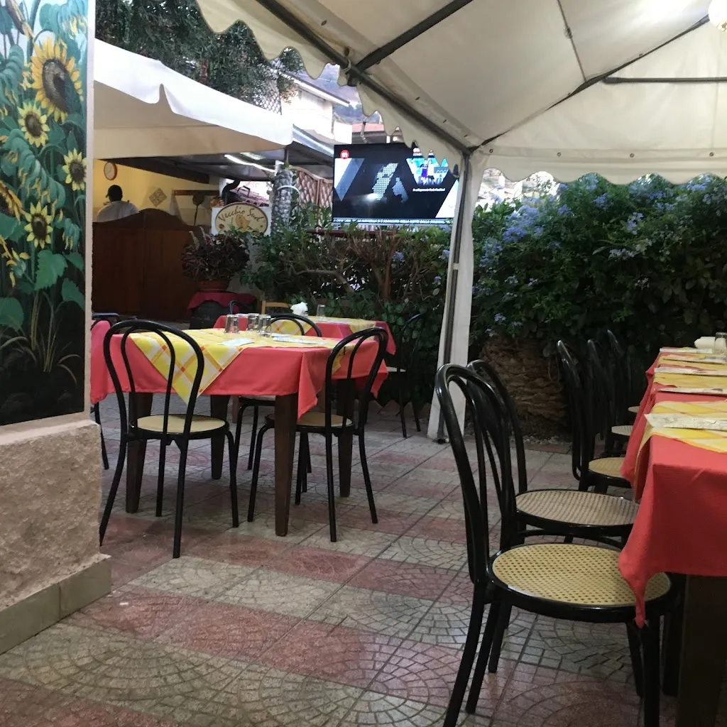 On The Road Bar Gelateria Tabacchi Pizzeria restaurant in Joppolo