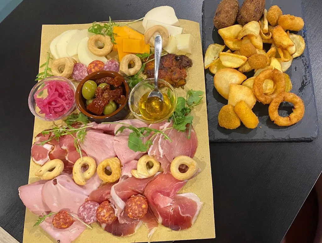 Enigma Lounge Pub_Gioia Tauro_slider_image_3