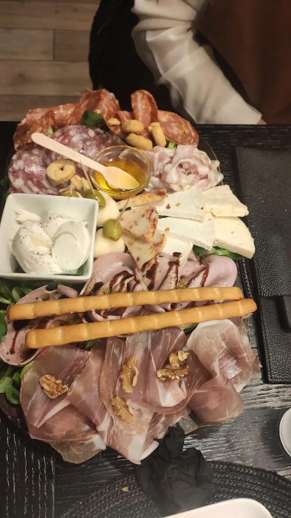 giantommaso luvarà_Métis_Gioia Tauro_review