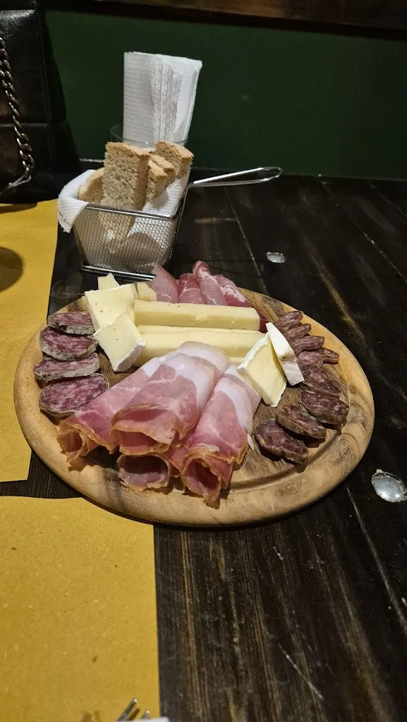 Nicola Trinchera_Disorder Public House_Coppito_review