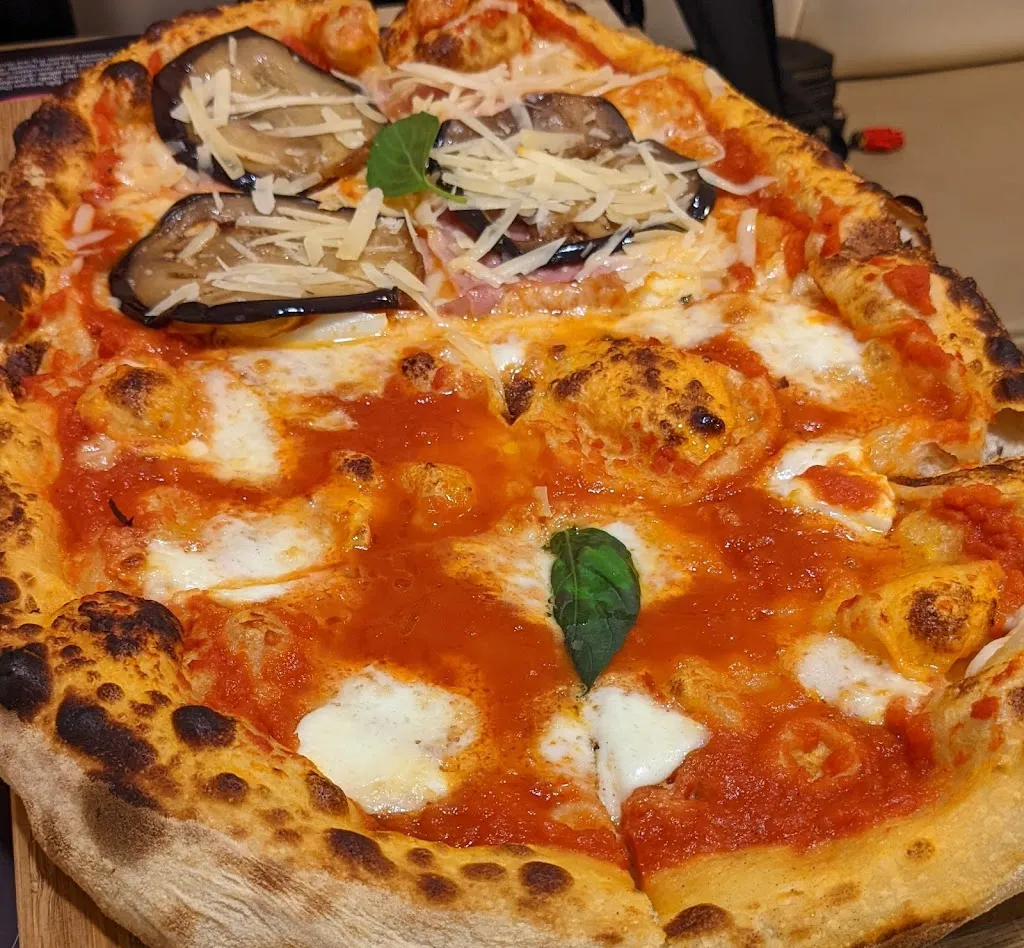 Bar-pizzeria-rosticceria-Michael's_Gioia Tauro_slider_image_2