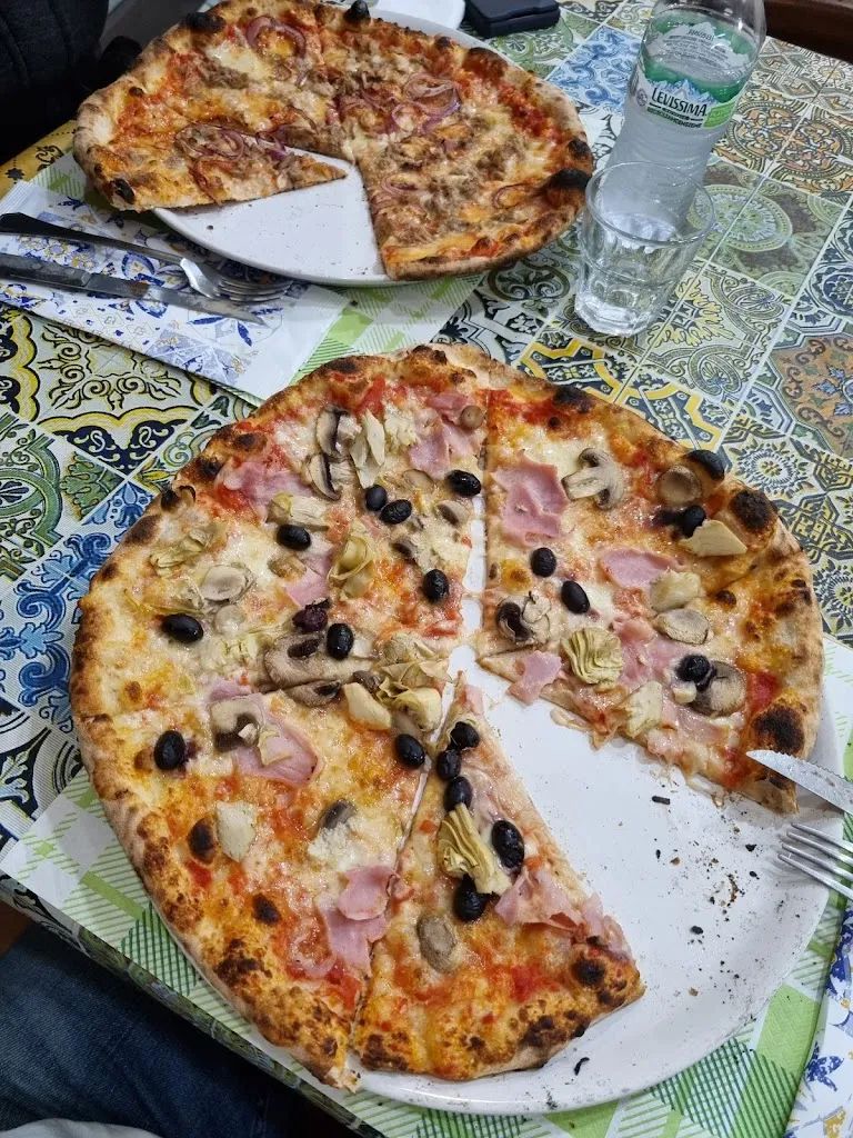 Bar-pizzeria-rosticceria-Michael's_Gioia Tauro_slider_image_3