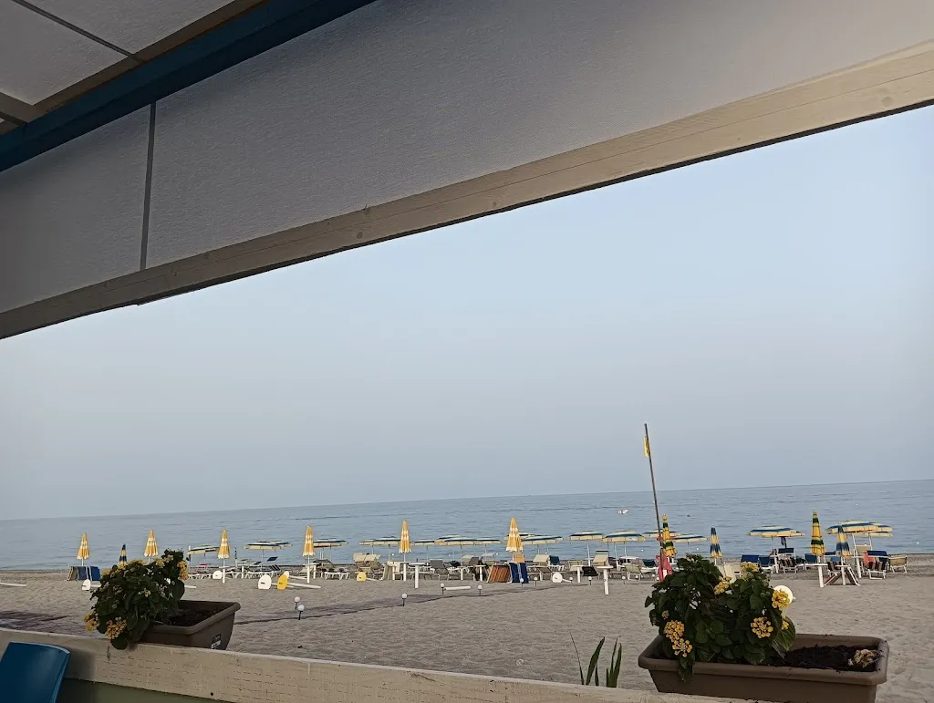 Giuseppe Mandarano_Costa Blu Beach_Locri_review