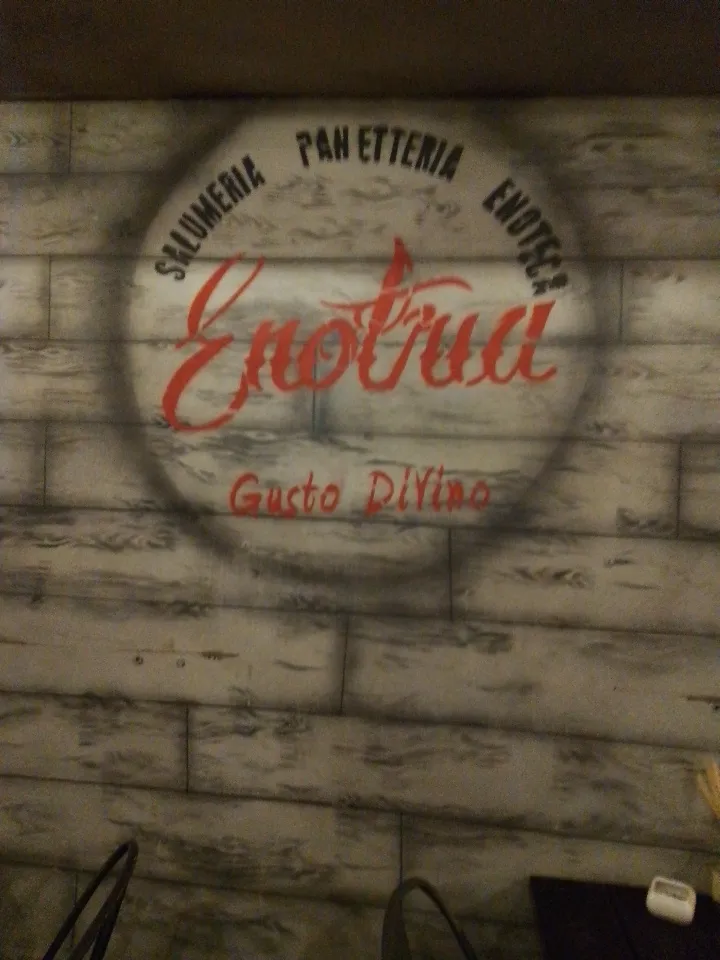 Laura Pileggi_Enotria Vineria Calabra_Maida_review