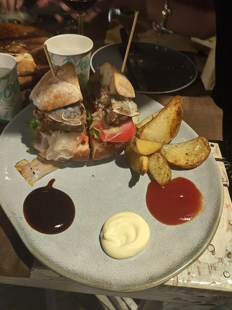 Traveler_Enotria Vineria Calabra_Maida_review