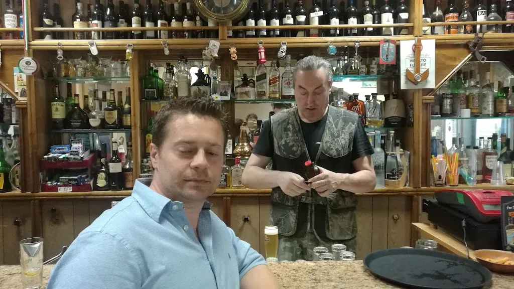 Dante N.Perrupato Bar_Lungro_slider_image_2