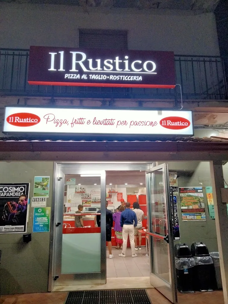 Pizzeria rosticceria "Il Rustico" restaurant in Mangone
