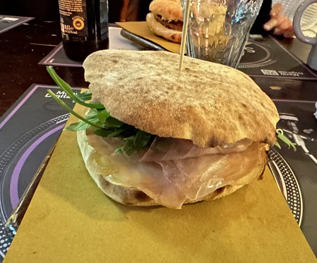 Il Socio Pub Birreria_Mangone_slider_image_3