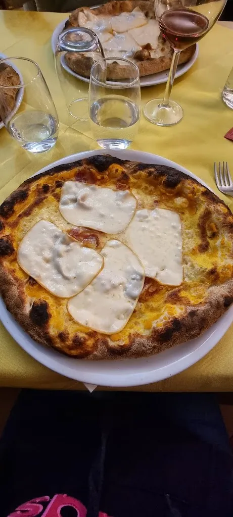 Melissa M_Mattia'S Pub_Magisano_review