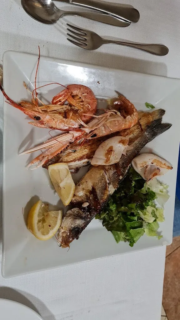 Ioana Ramona Gavrila_Ristorante Acquarium_Coppito_recensione