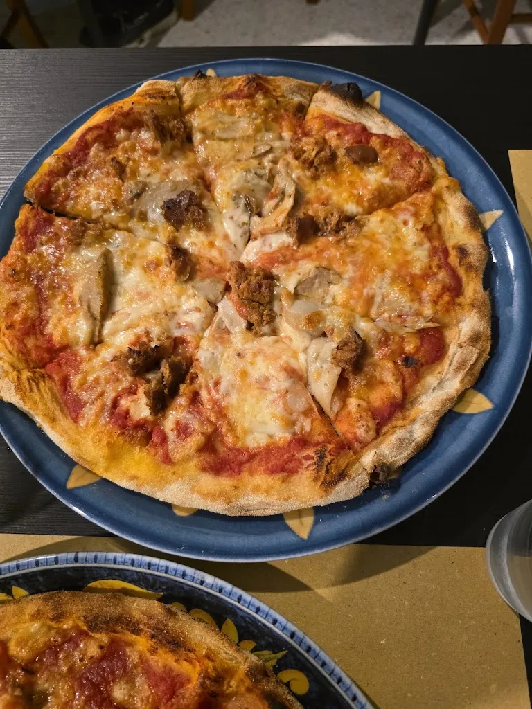 Michael Akbel_Nonna Anna | Pizzeria – Rosticceria – Tavola calda – Panini_Marcellinara_review