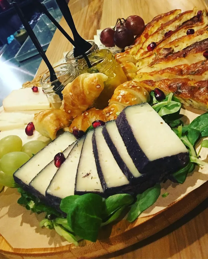 La Vineria Bar & Lounge_Marina di Gioiosa Ionica_slider_image_3