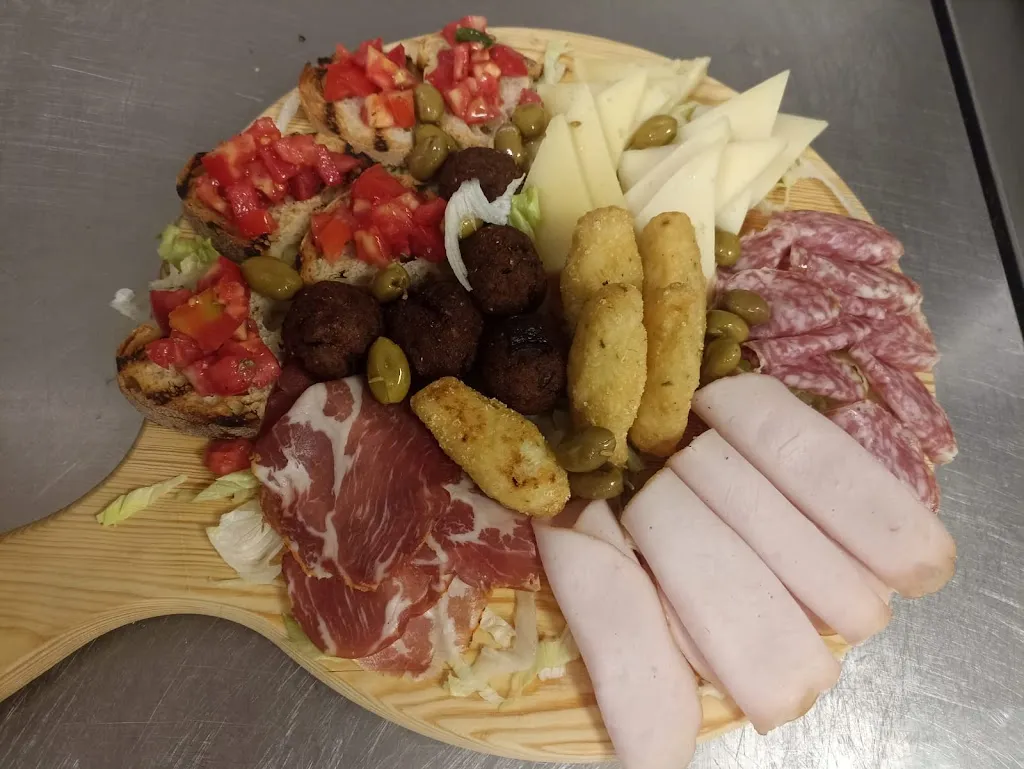 Ristorante Pizzeria B&b La Smorfia_Martirano_slider_image_3