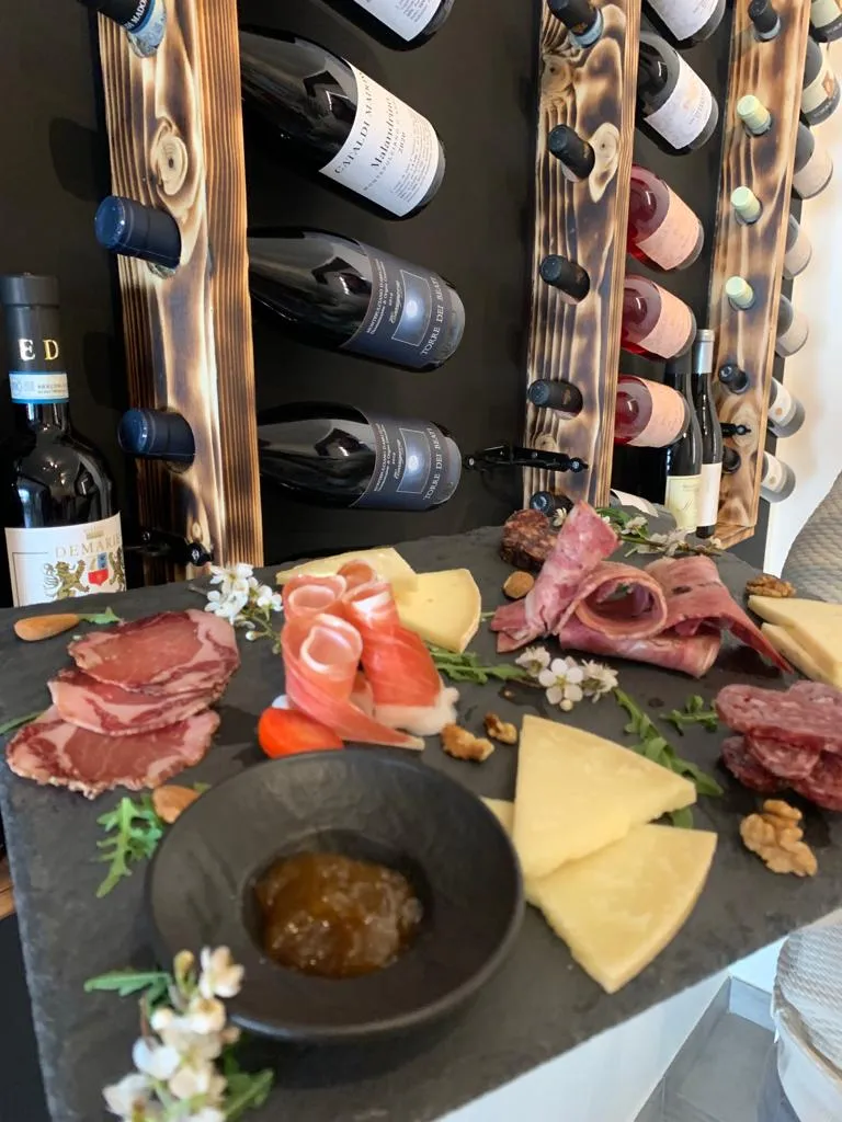 la corte ristorante braceria_Coppito_slider_image_3