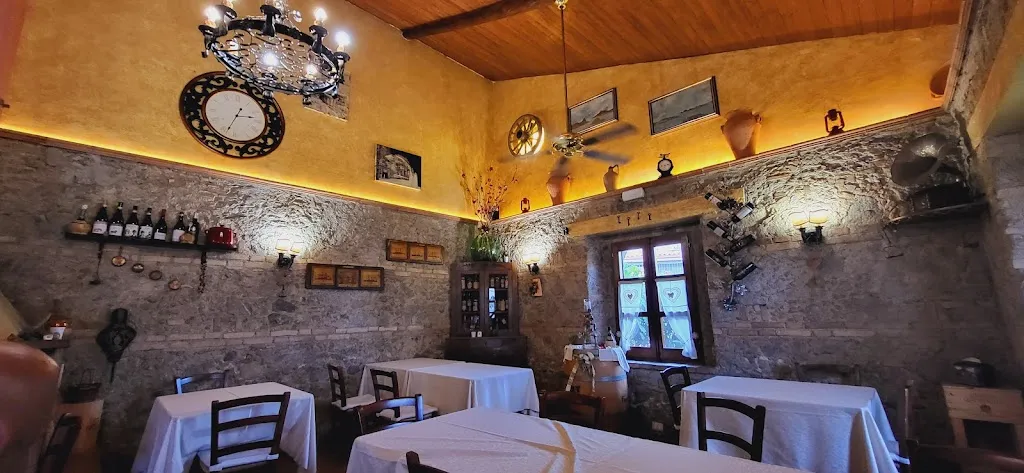 Osteria Al Bivio restaurant in Marina di Davoli