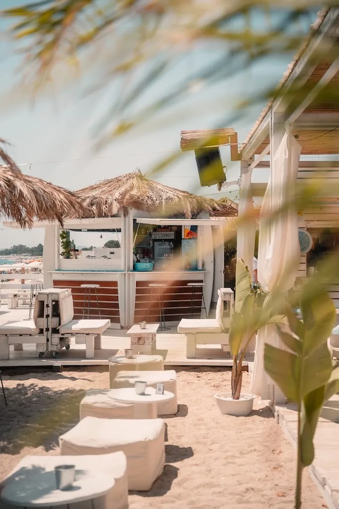 El Chiringuito Davoli restaurant in Marina di Davoli