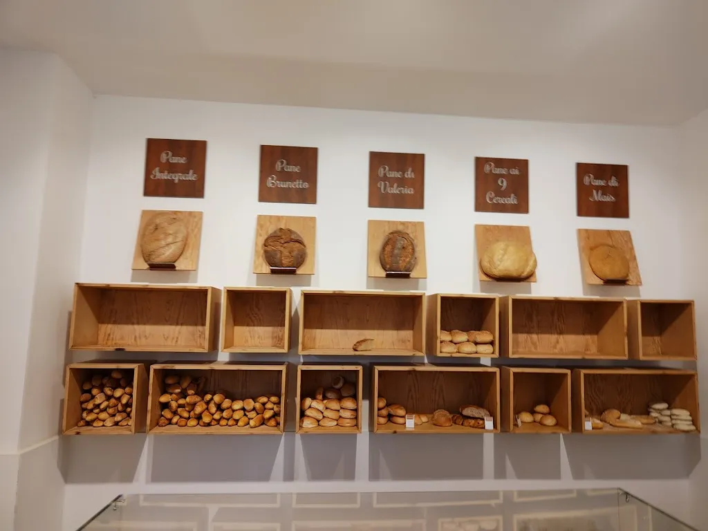 Alberto Fumagalli_Antiche Delizie Del Forno_Marina di Davoli_review