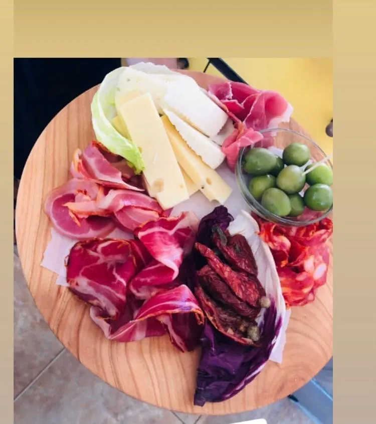 Motoroil restaurant in Marina di Davoli