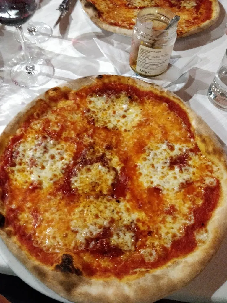 Bibek Manandhar_Ristorante Pizzeria Passaparola Di Eftoski Gorica_Coppito_recensione