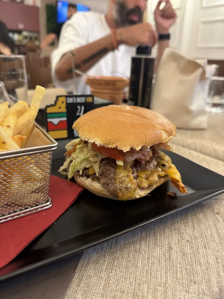 Lucia Beatrice Battaglia_Cris’Beef 106_Marina di Davoli_review