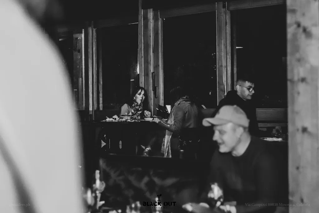 Black Out Bistrot_Mesoraca_slider_image_3