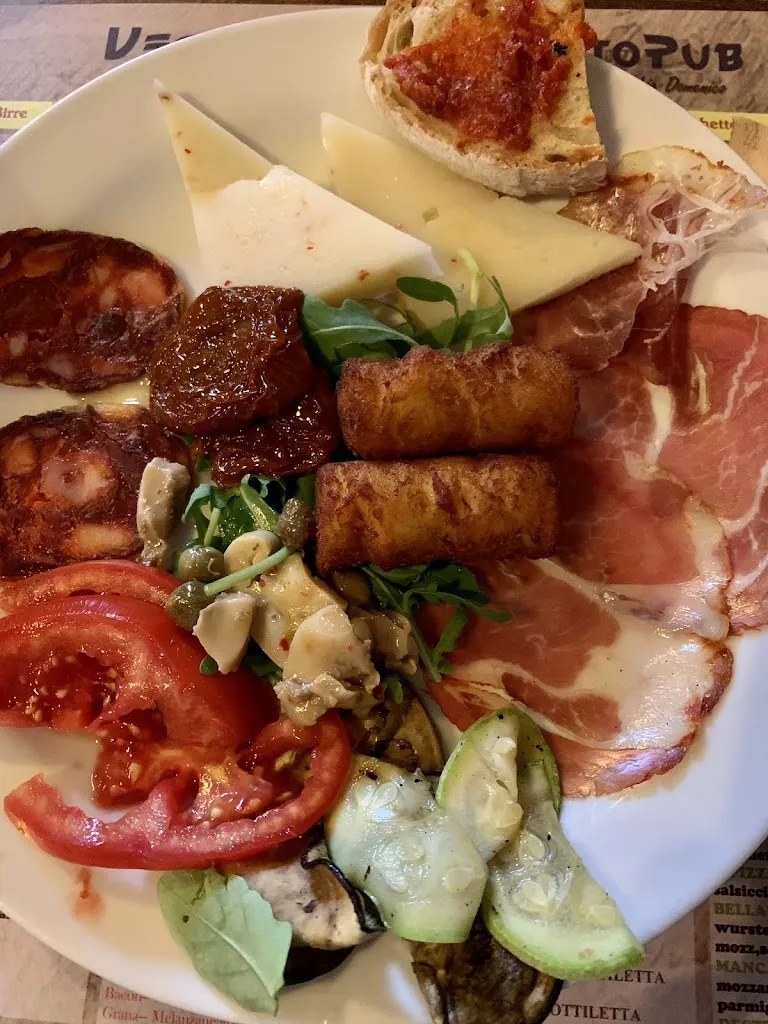 Paolo Bassanelli_Vecchio Borgo Pub_Miglierina_review