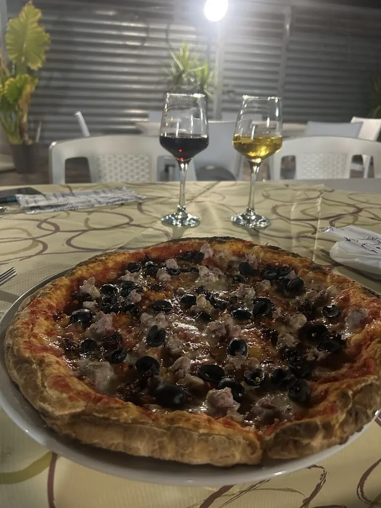 Yunwei_Fratelli Britti Pizzeria Hamburgeria Ristorante_Melito di Porto Salvo_review