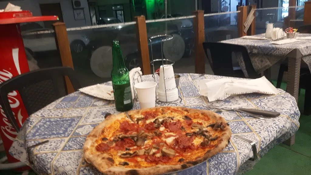 Fast Pizza restaurant in Melito di Porto Salvo