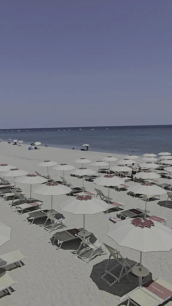 A D_On The Beach Club_Montauro_review