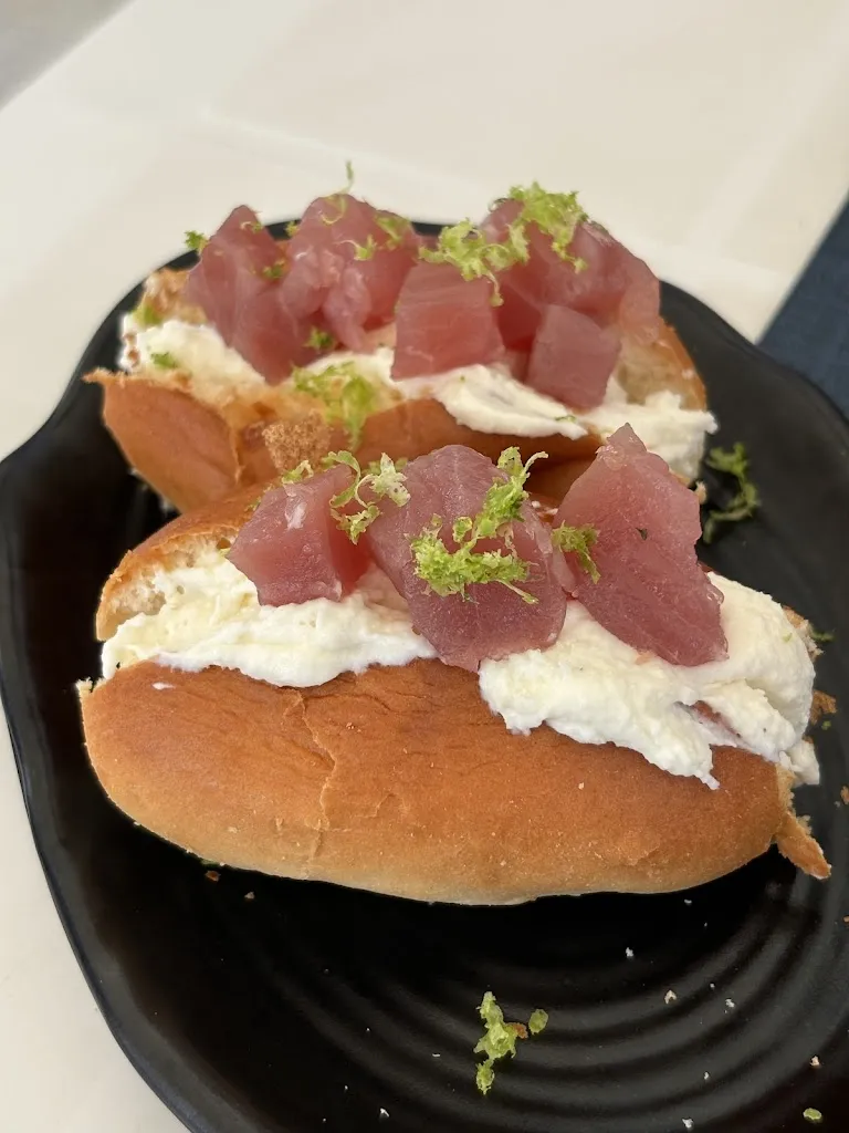 Opus Fish Pub_Montepaone_slider_image_3