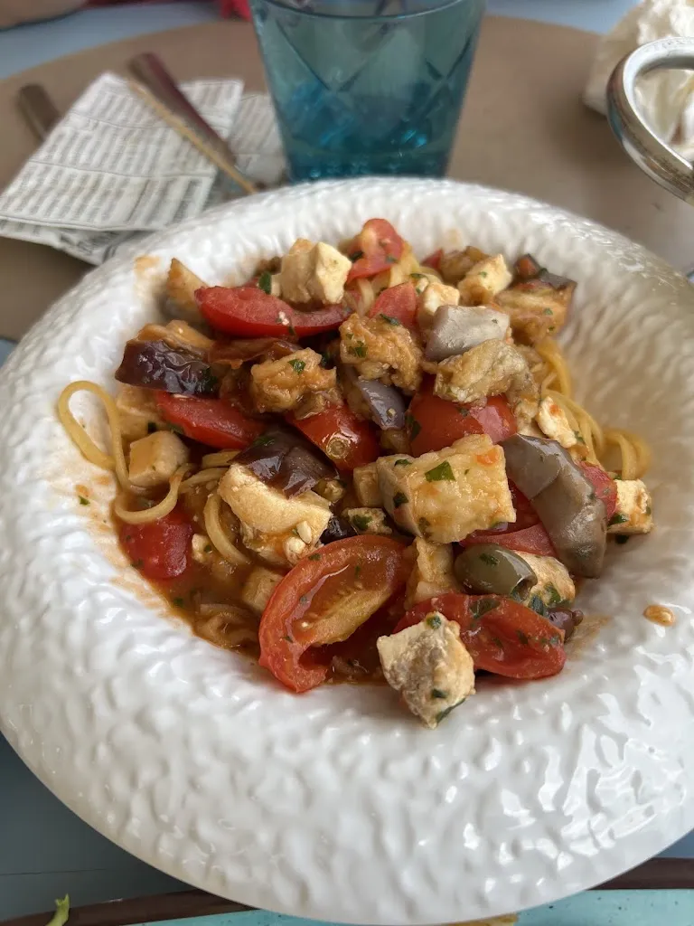 Emanuela_Casual Club_Montebello Jonico_review