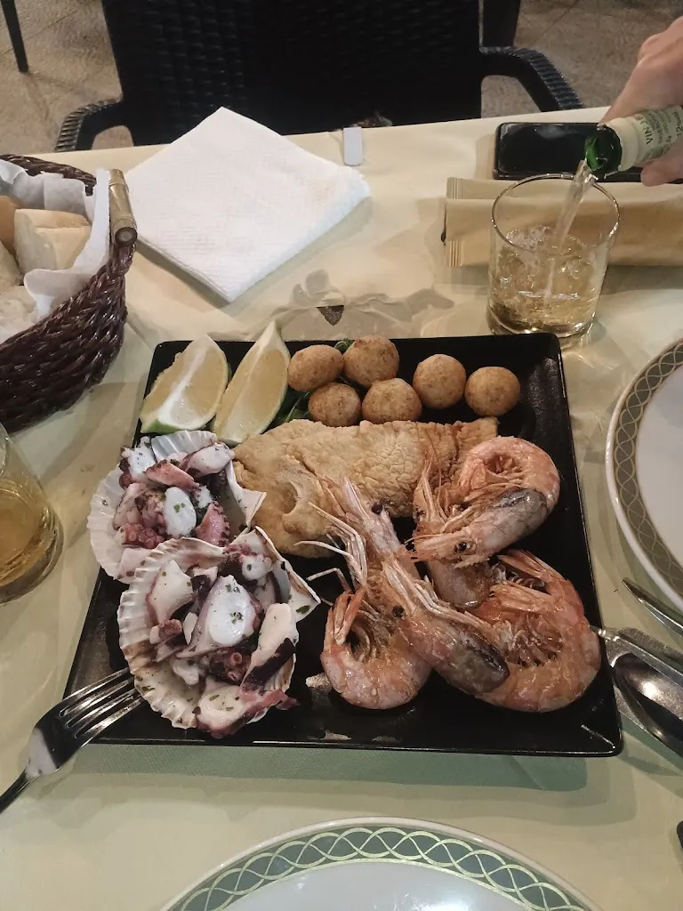 Alnasl Kaus_Ristorante Laghetto Pizzeria.posti Letto Albergo_Montebello Jonico_review