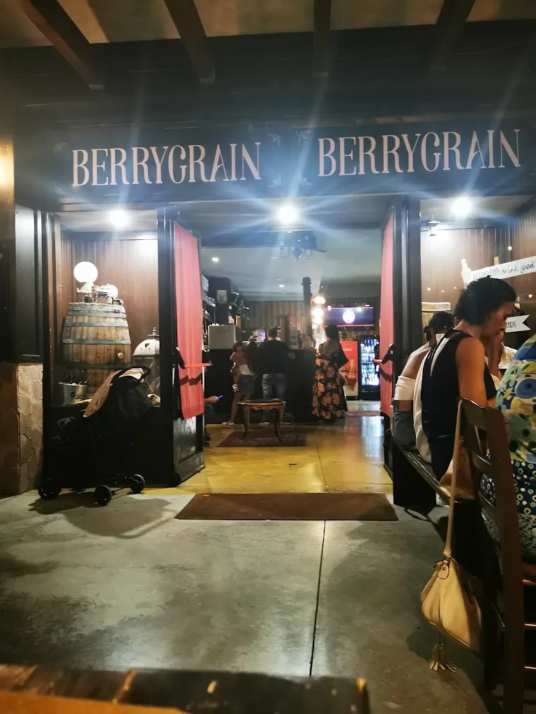 Berrygrain Pub_Montebello Jonico_slider_image_3